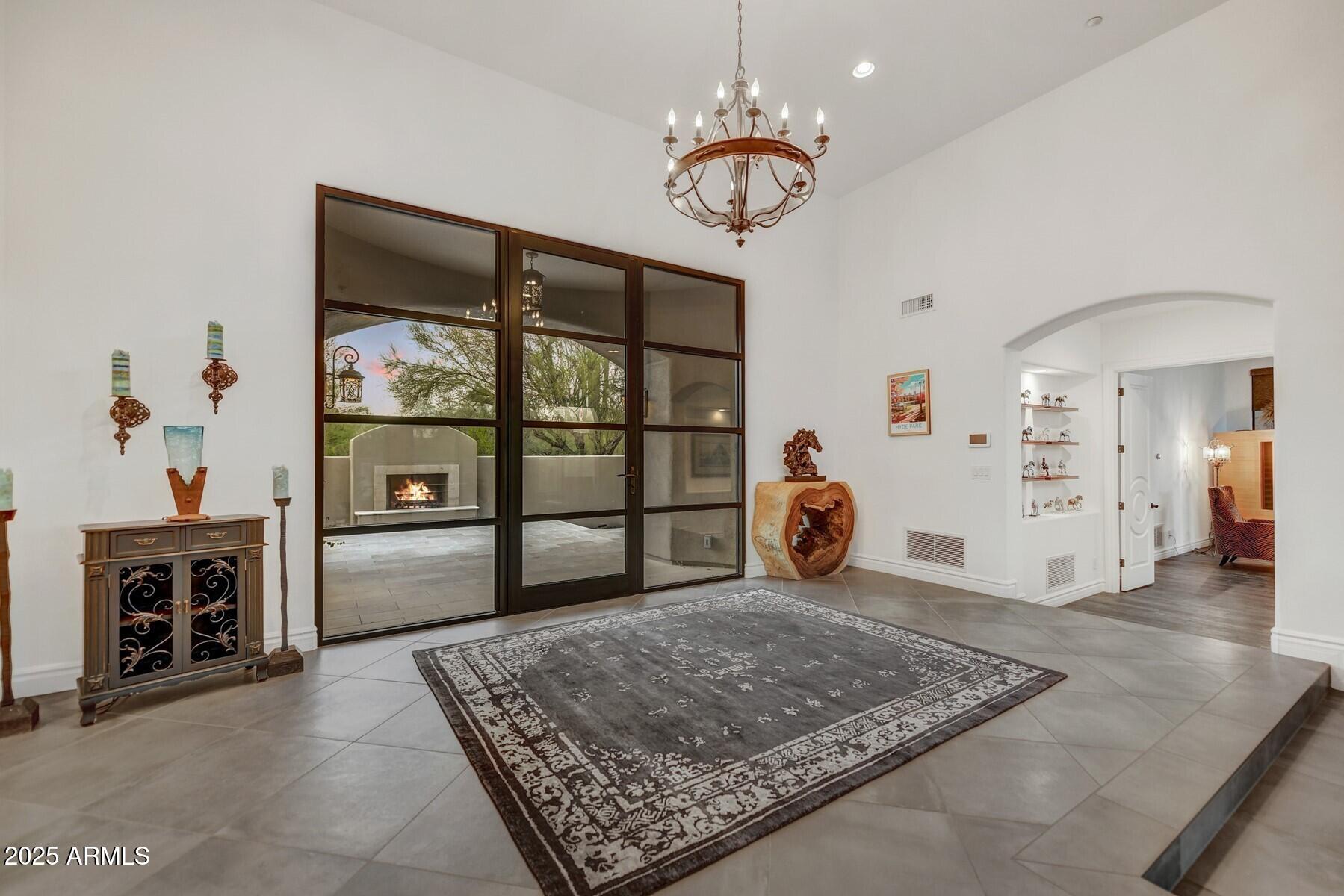 8300 E DIXILETA Drive E, 233