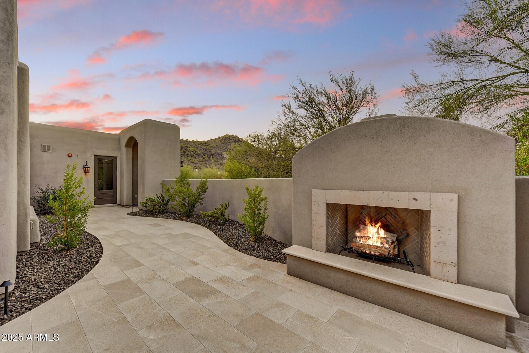 8300 E DIXILETA Drive E, 233