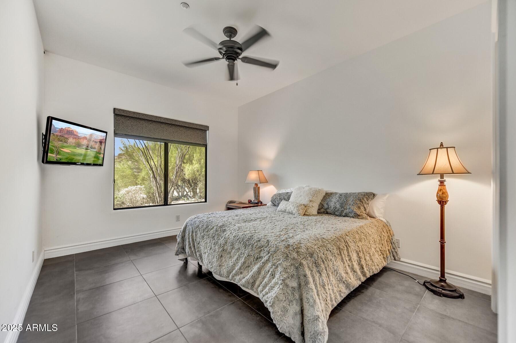8300 E DIXILETA Drive E, 233