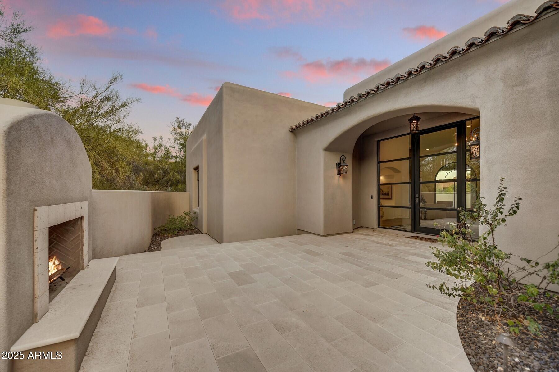 8300 E DIXILETA Drive E, 233