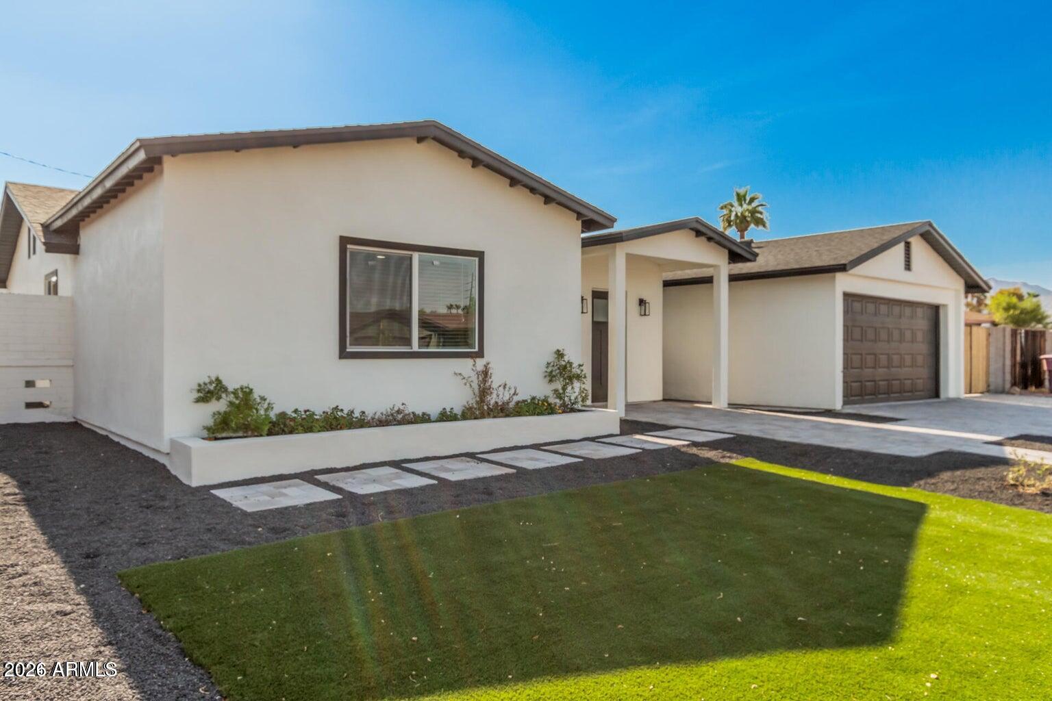 2220 N 66TH Street N