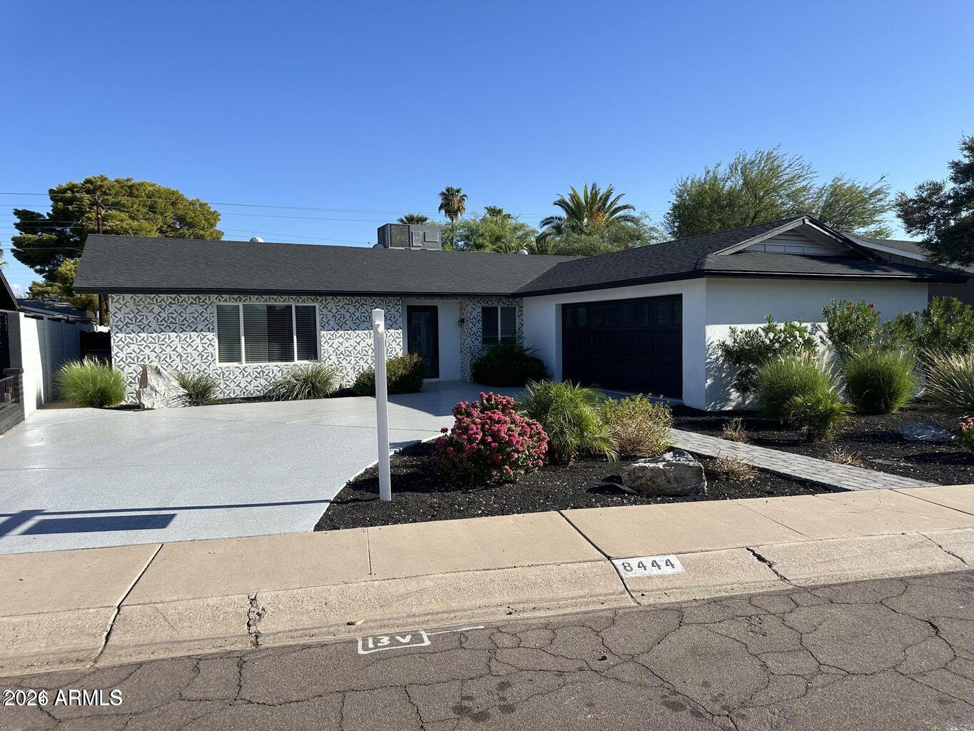 8444 E BONITA Drive