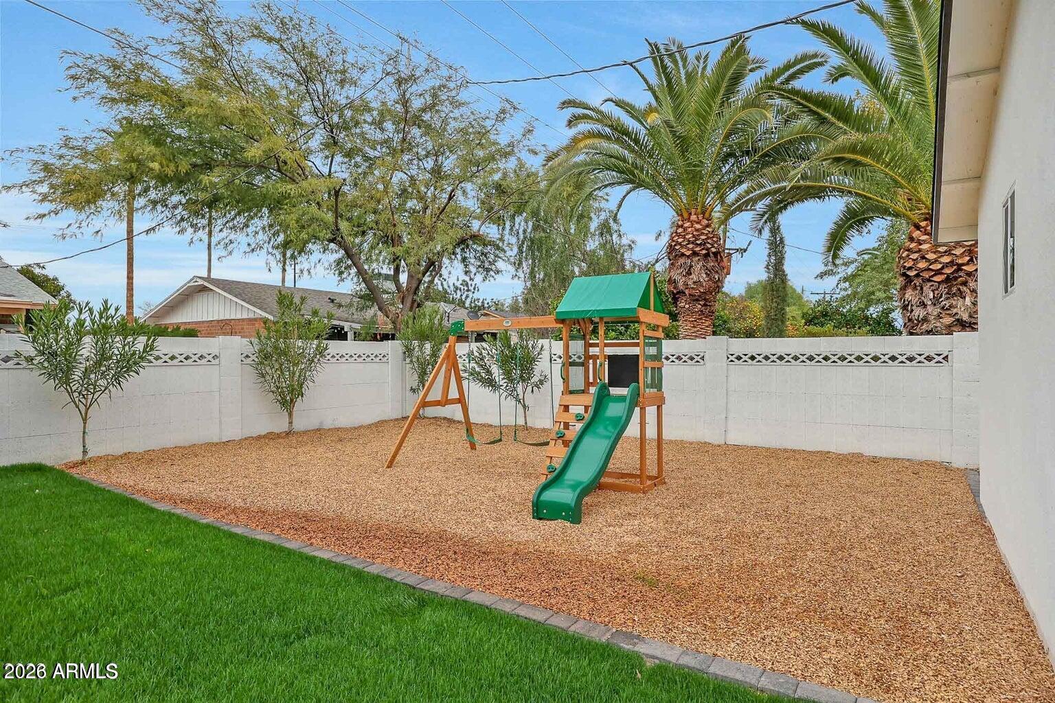 8444 E BONITA Drive