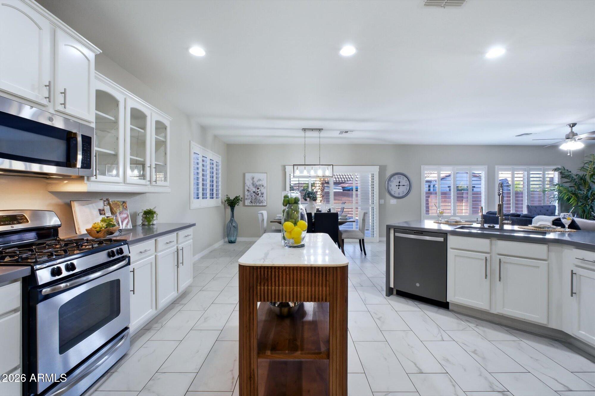 2984 E COCONINO Drive