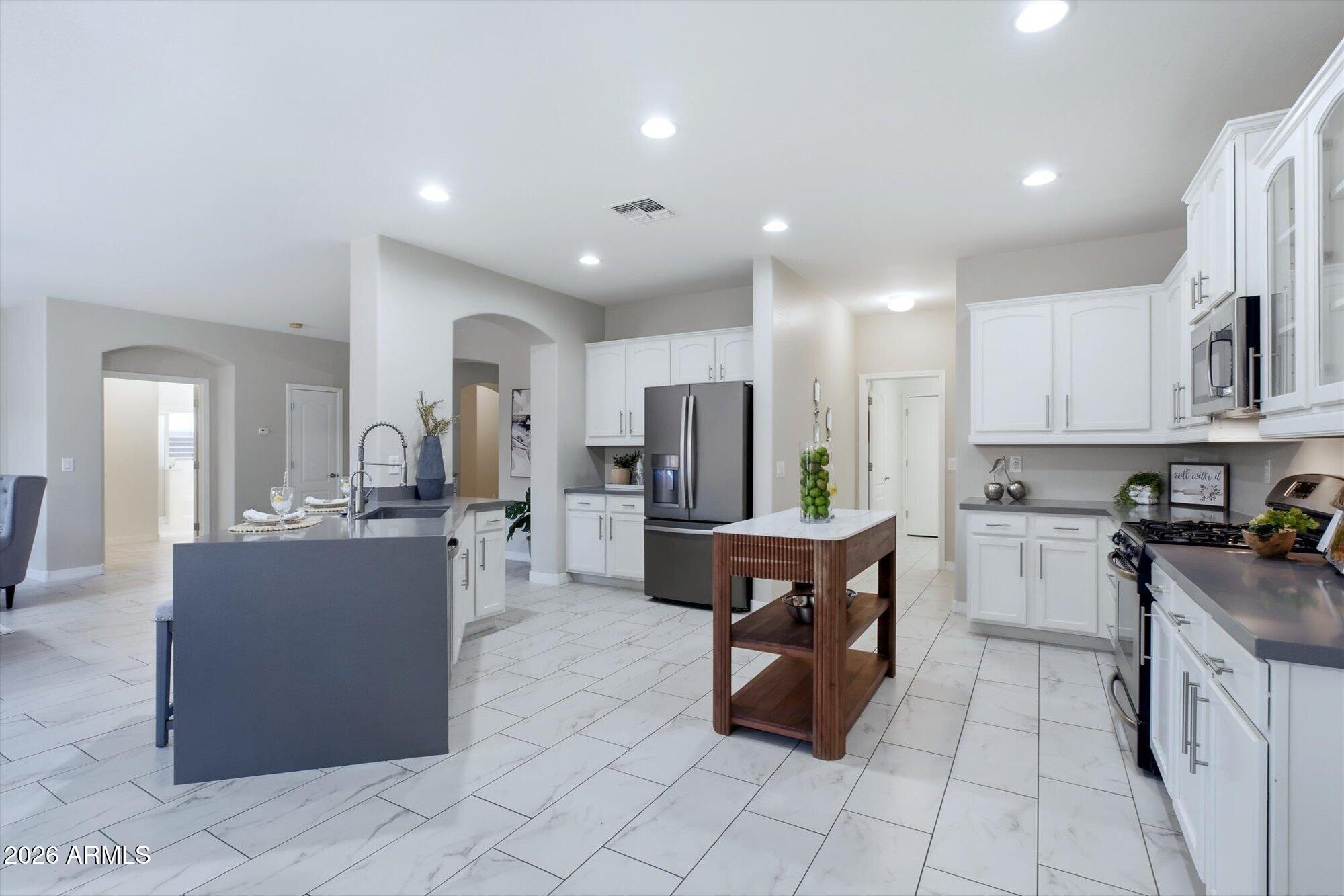 2984 E COCONINO Drive