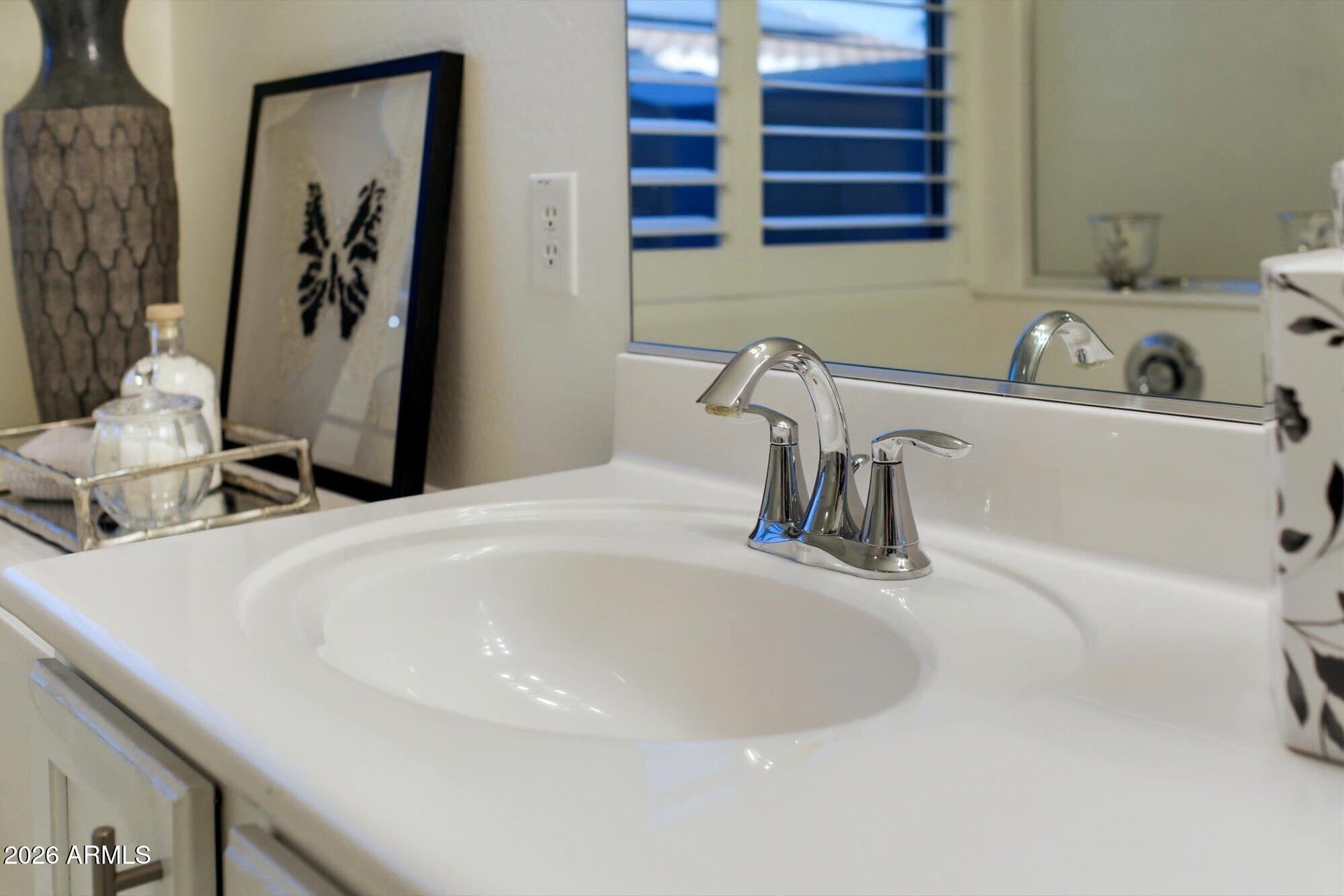 2984 E COCONINO Drive