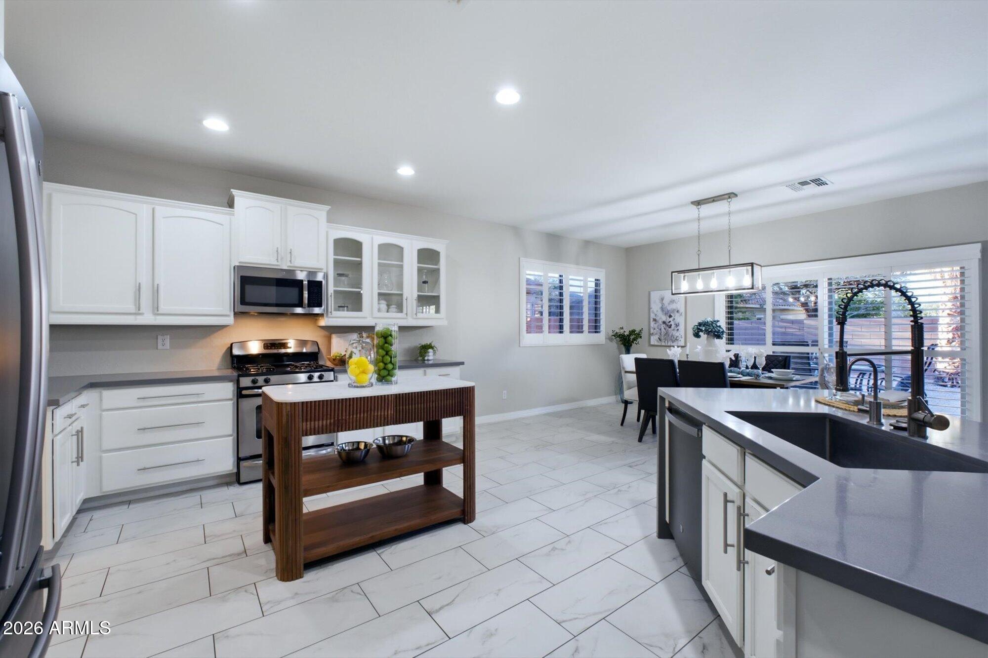 2984 E COCONINO Drive