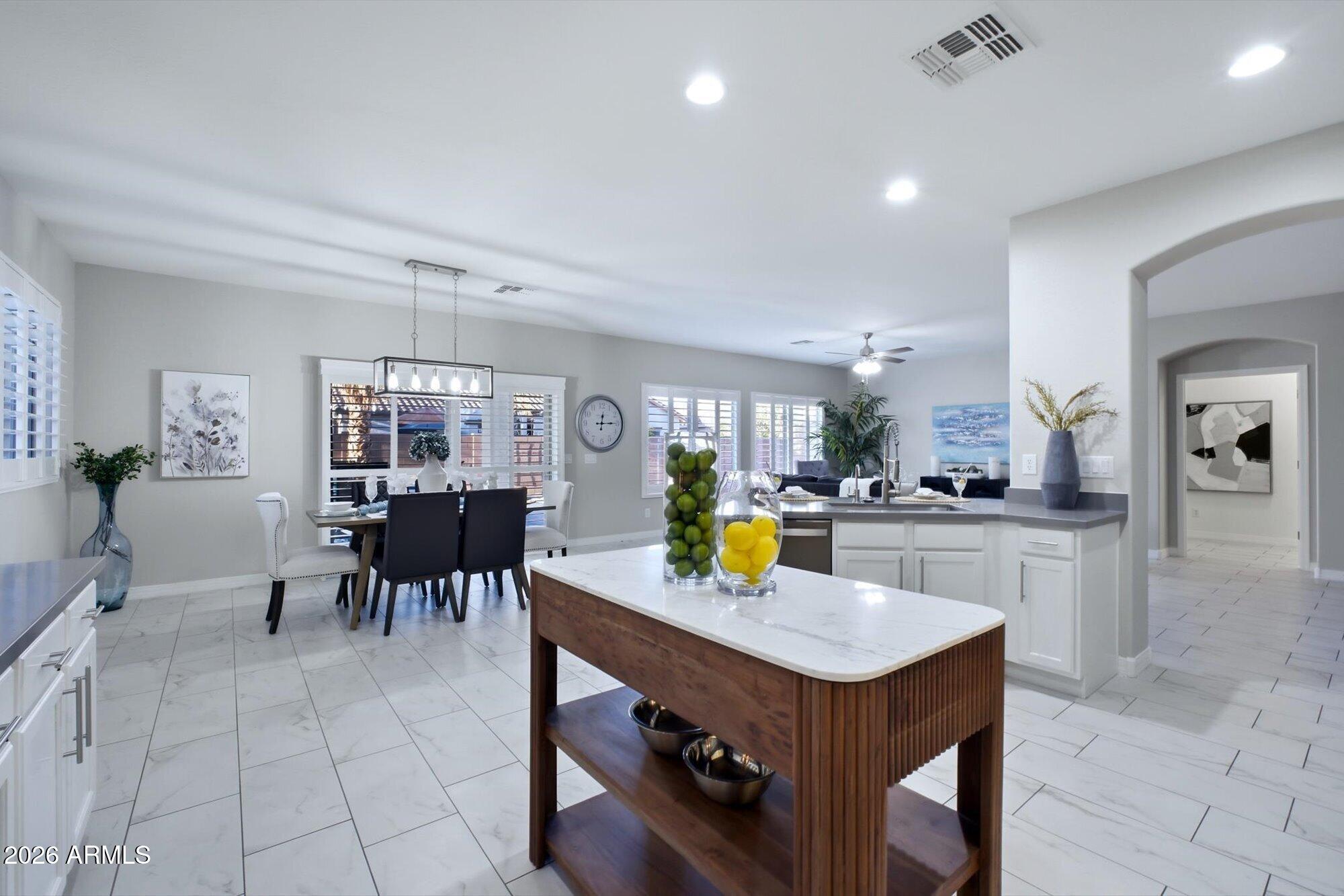 2984 E COCONINO Drive