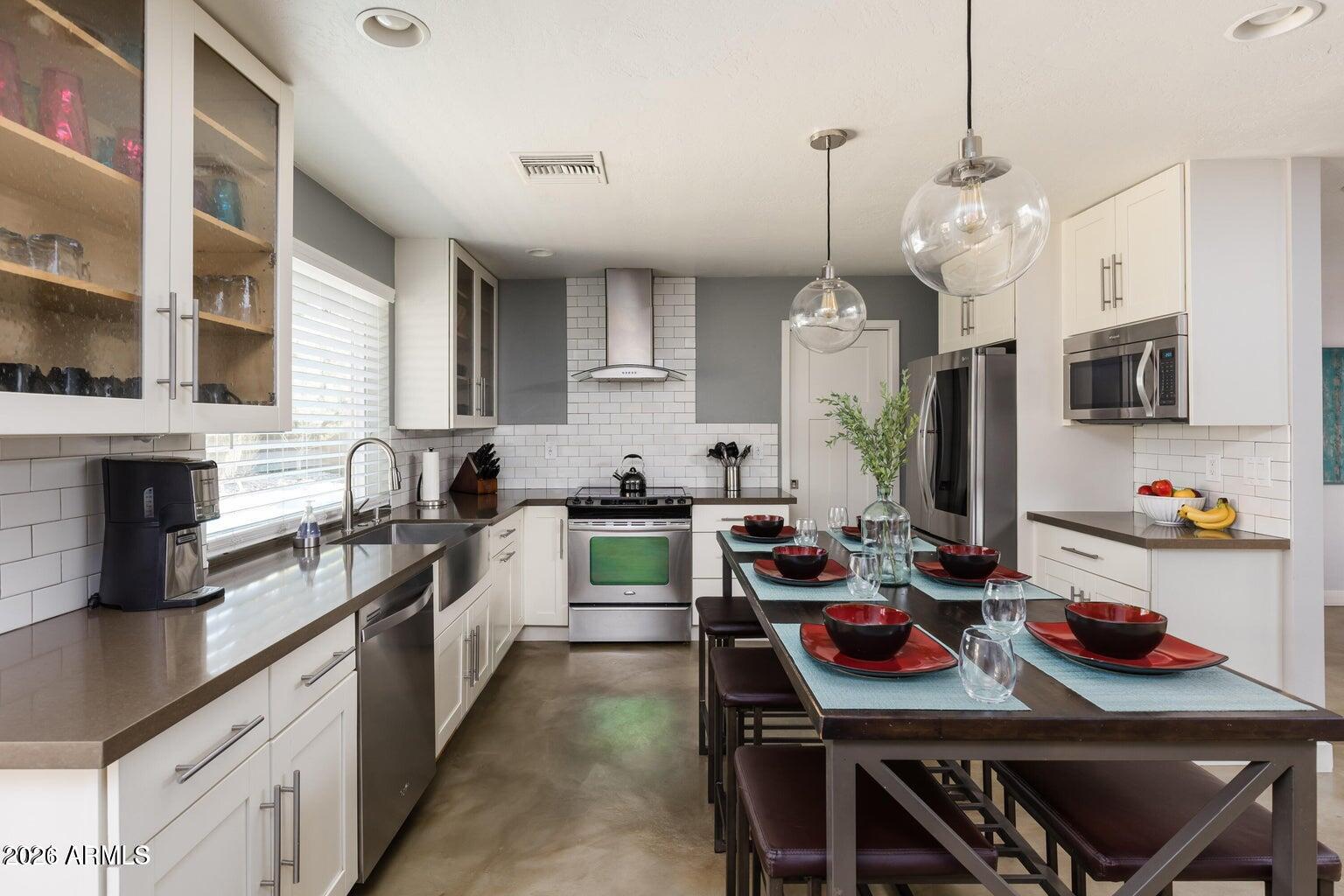 5225 N 83RD Place N