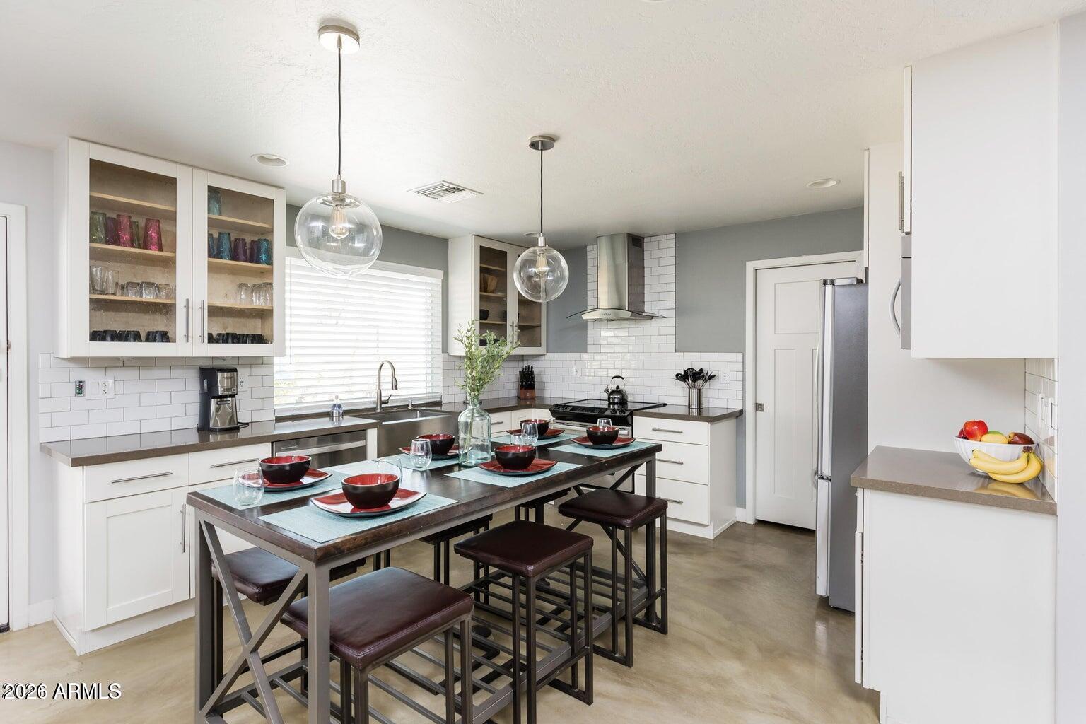 5225 N 83RD Place N