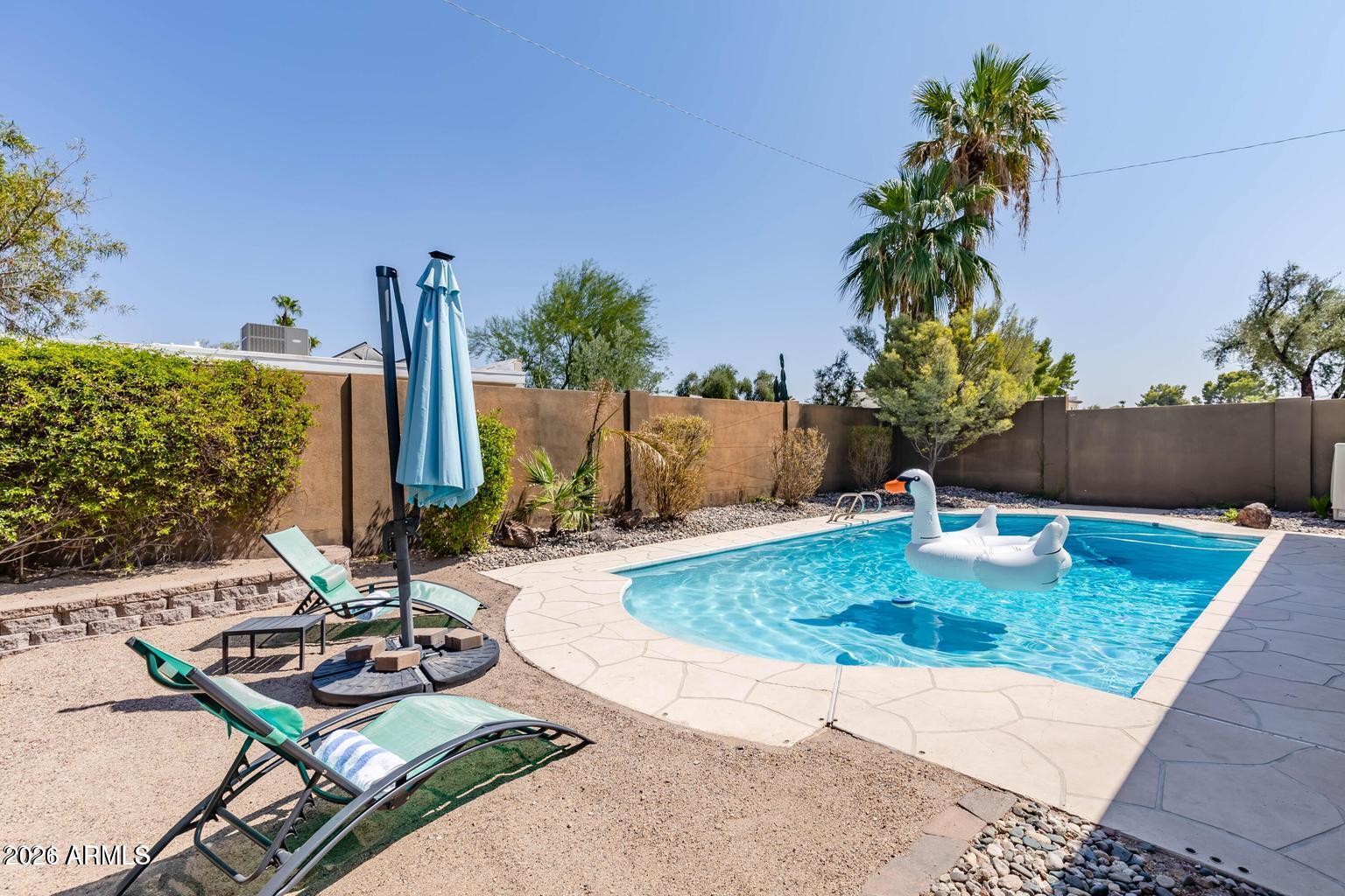 5225 N 83RD Place N