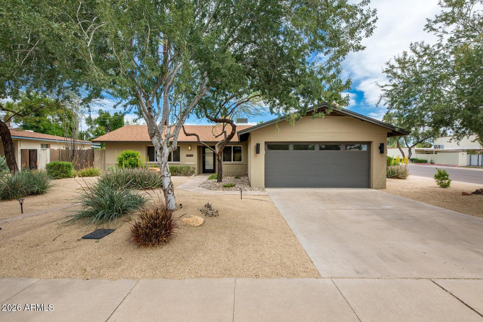 5225 N 83RD Place N