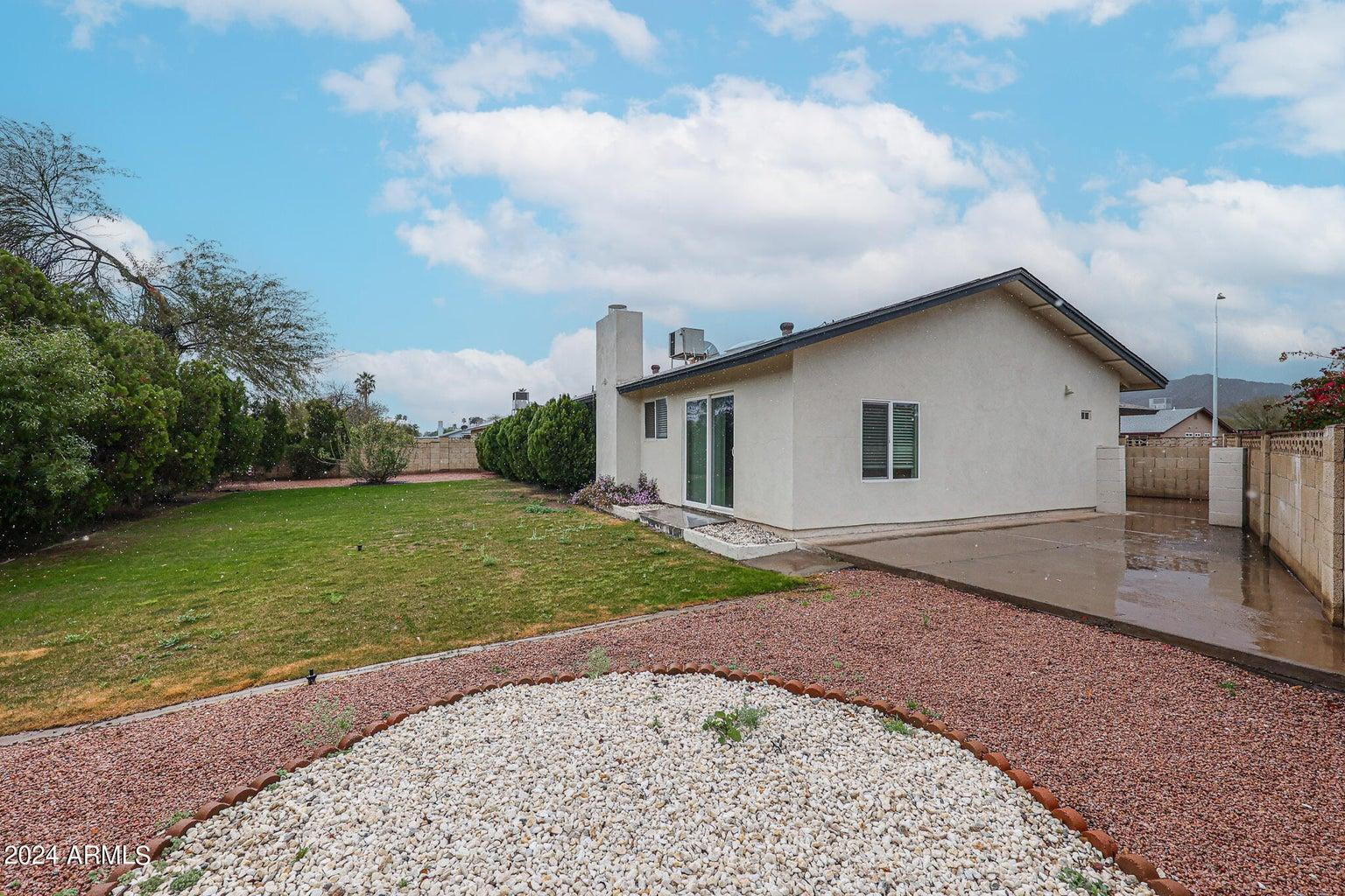 11207 S Iroquois Drive