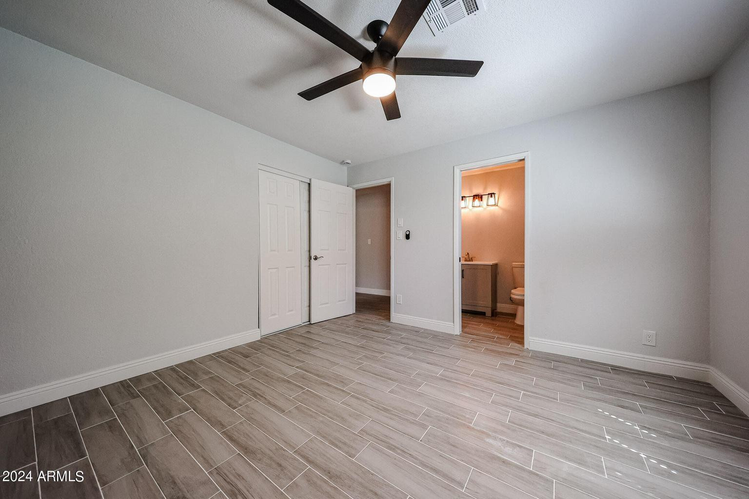 11207 S Iroquois Drive
