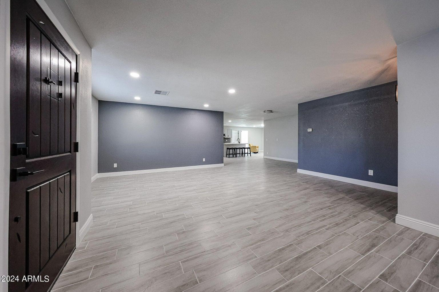11207 S Iroquois Drive