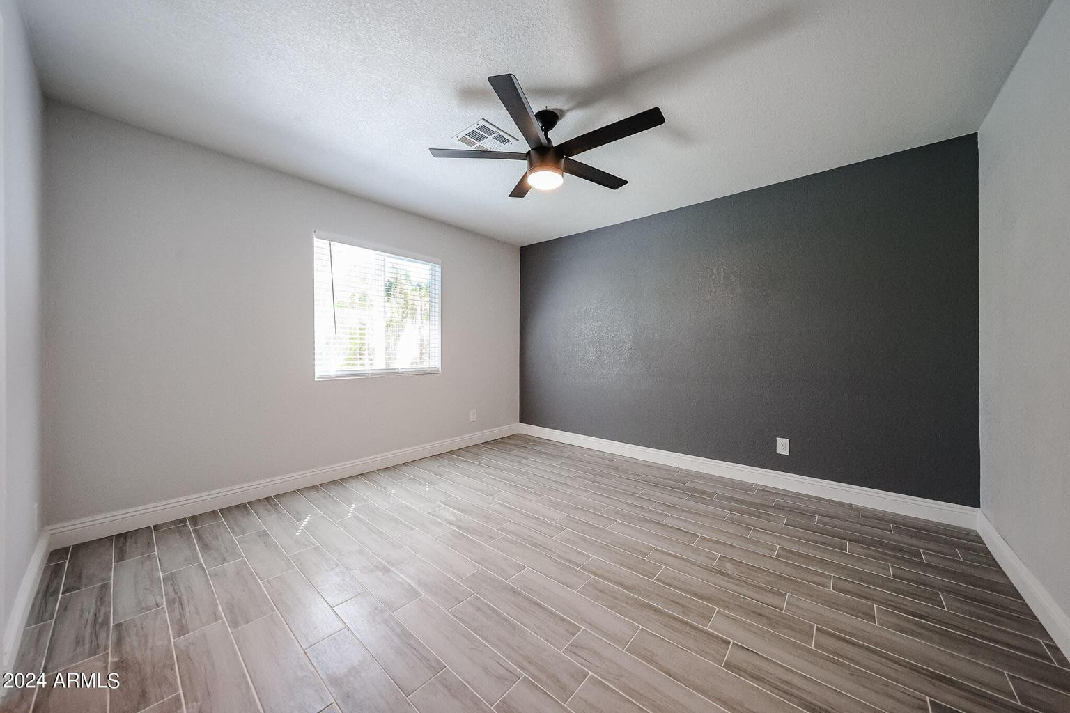 11207 S Iroquois Drive