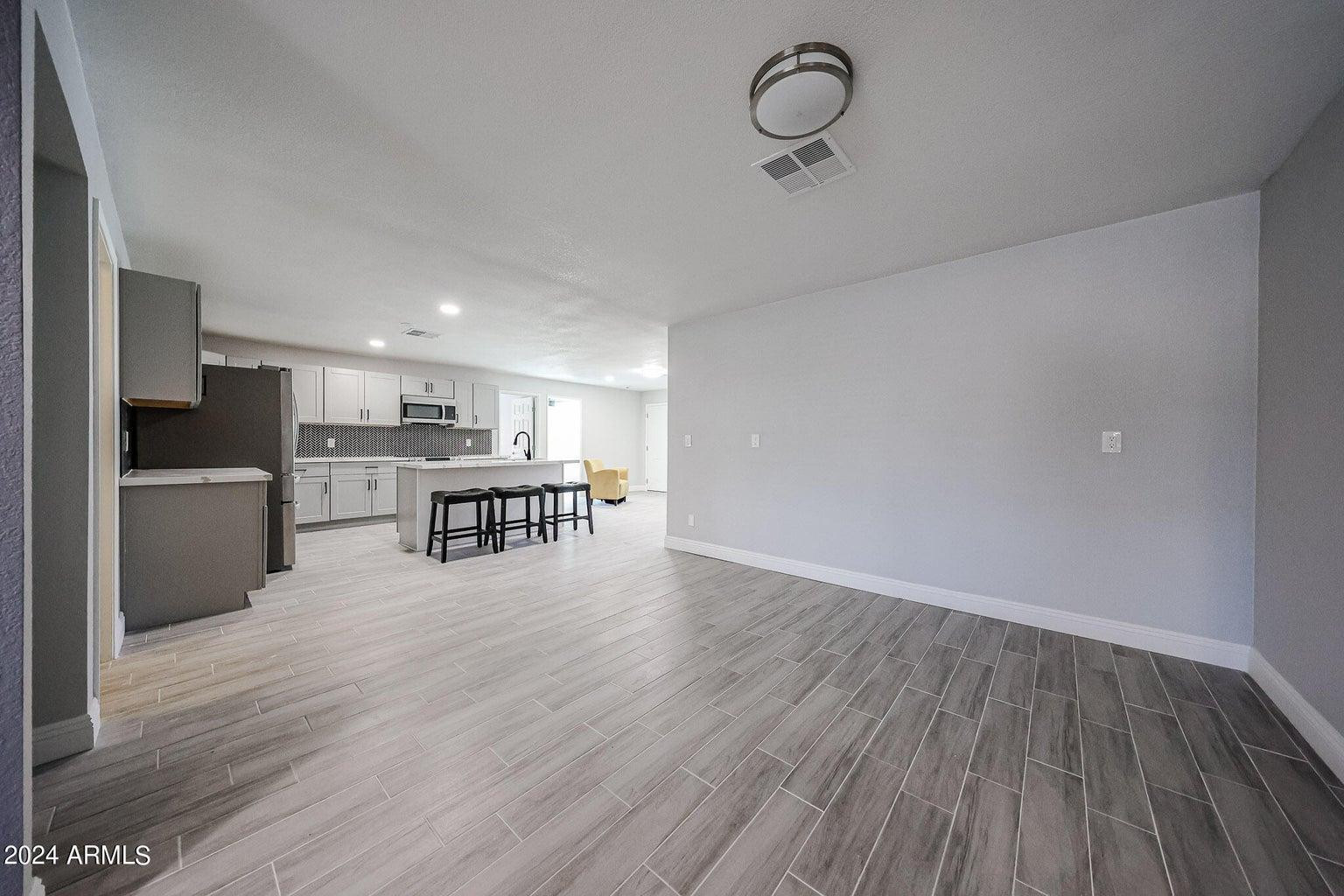 11207 S Iroquois Drive