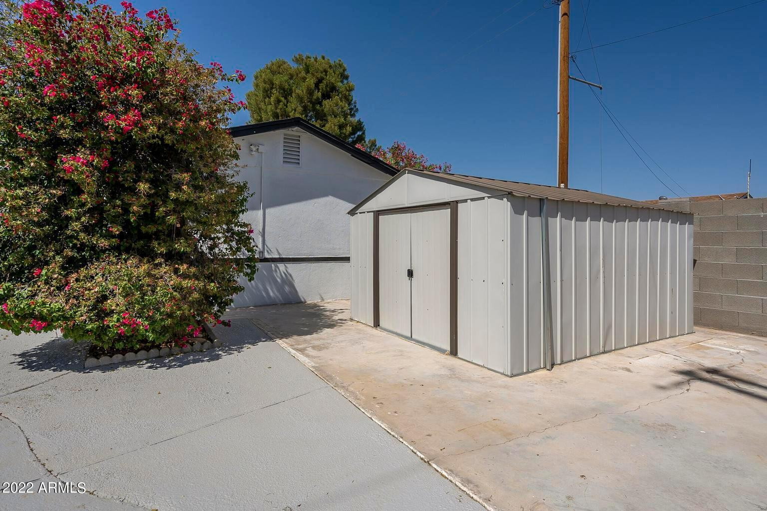 7055 E Willetta Street