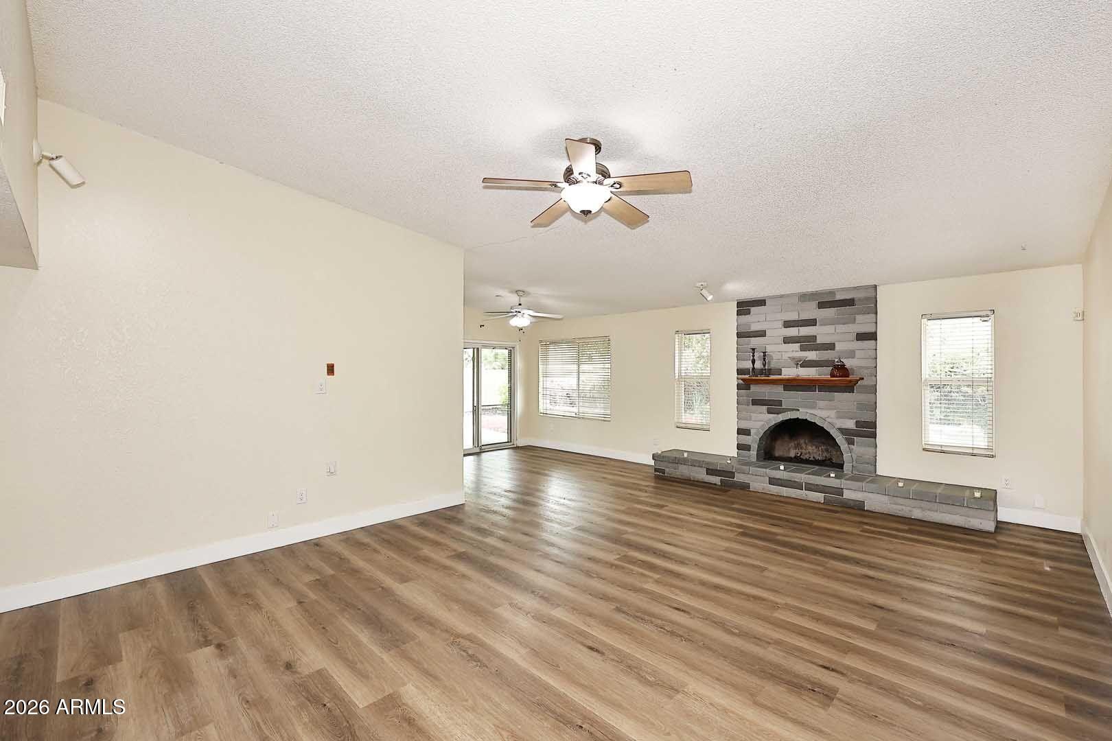 17640 N 1ST Place N