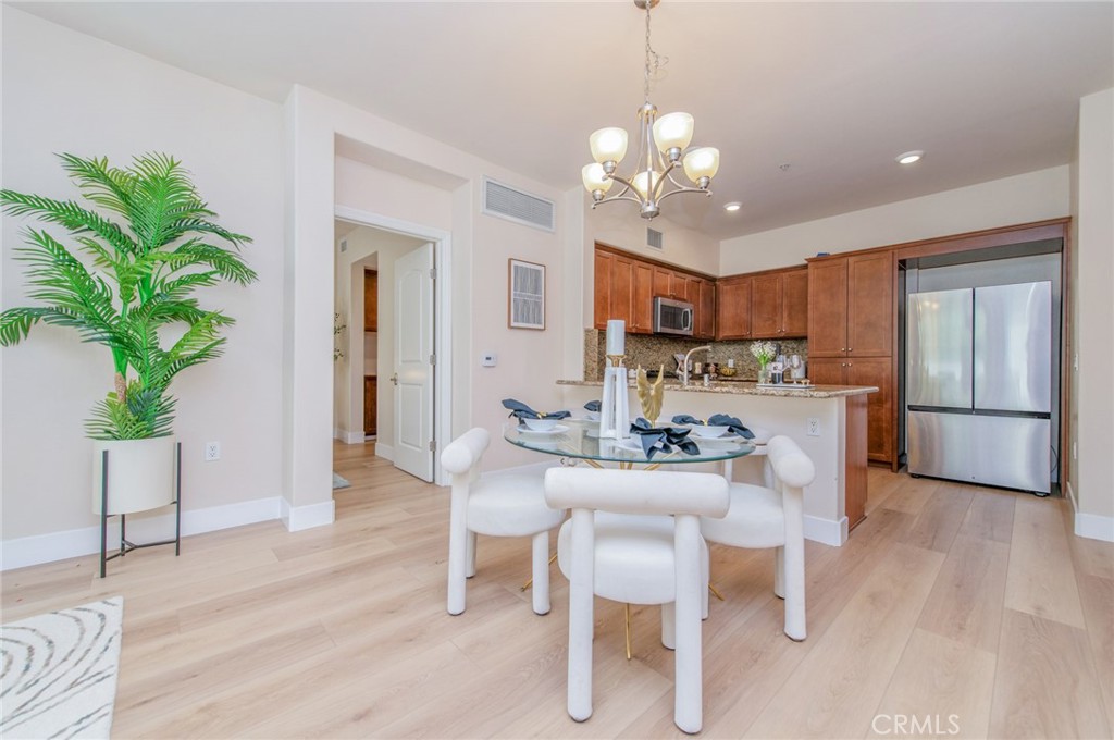 28220 Highridge 204