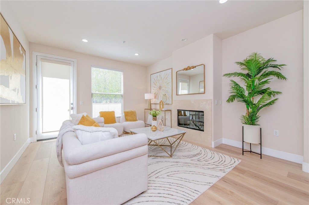 28220 Highridge 204