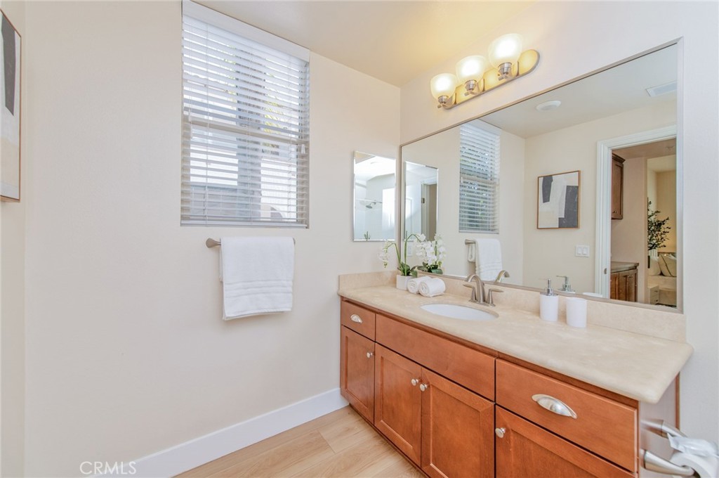 28220 Highridge 204