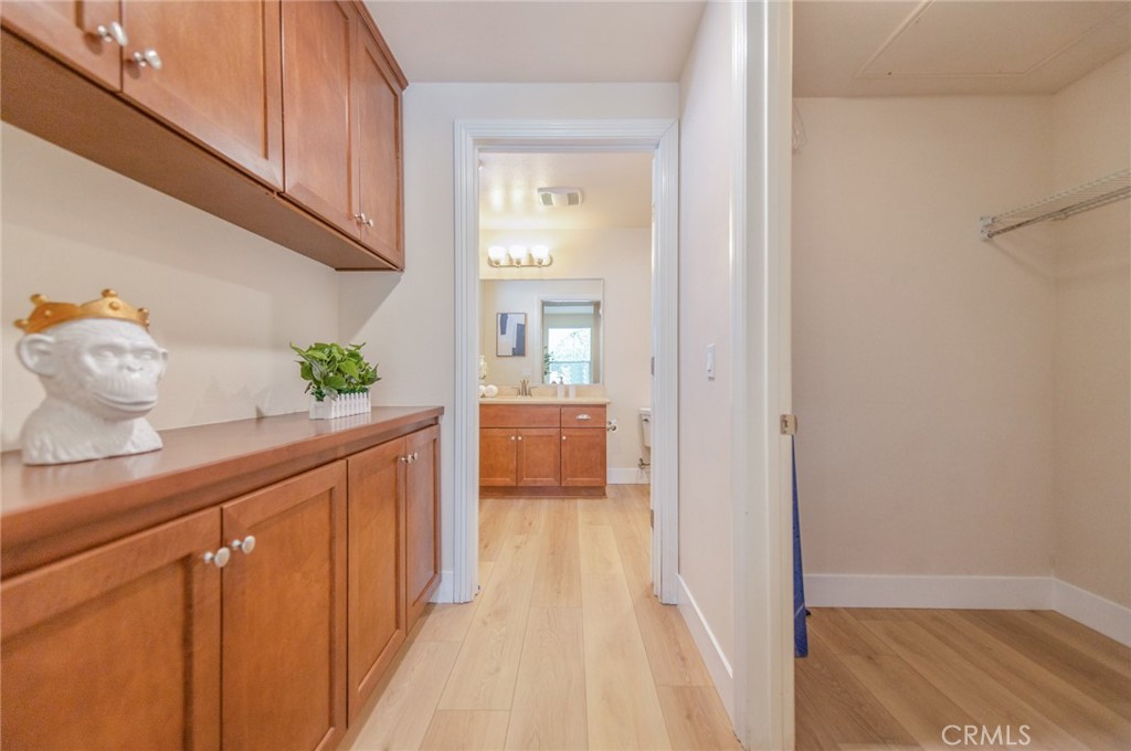 28220 Highridge 204