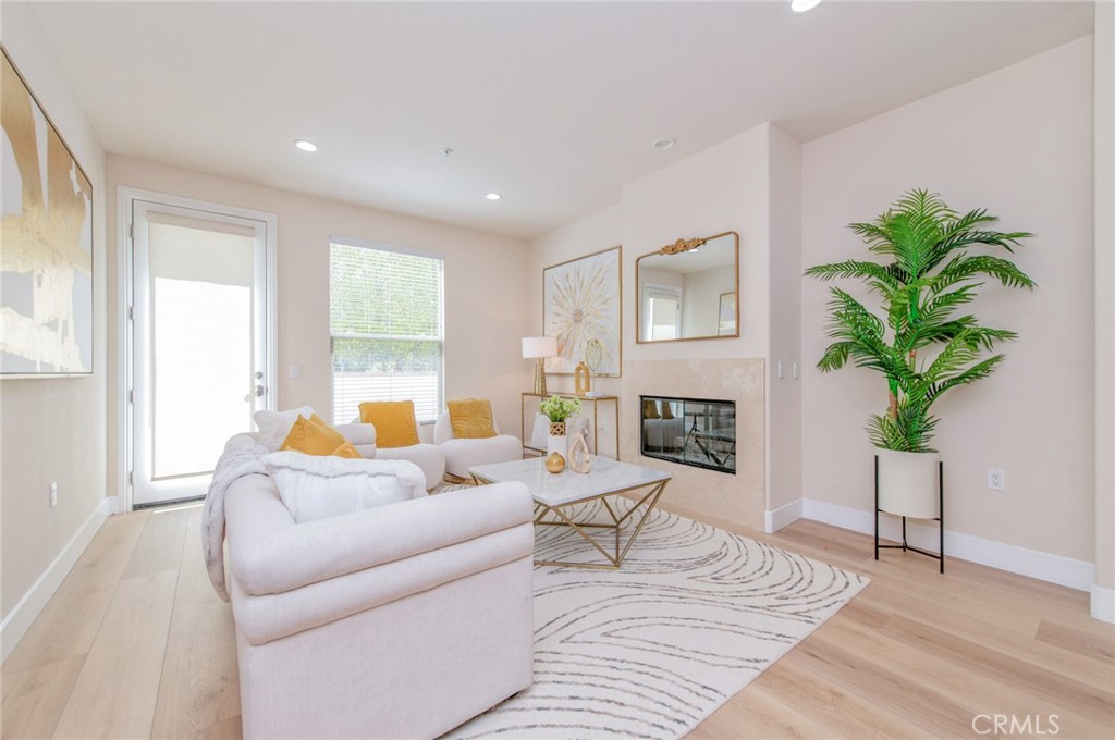 28220 Highridge 204