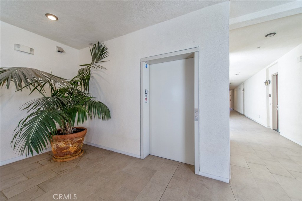 28220 Highridge 204