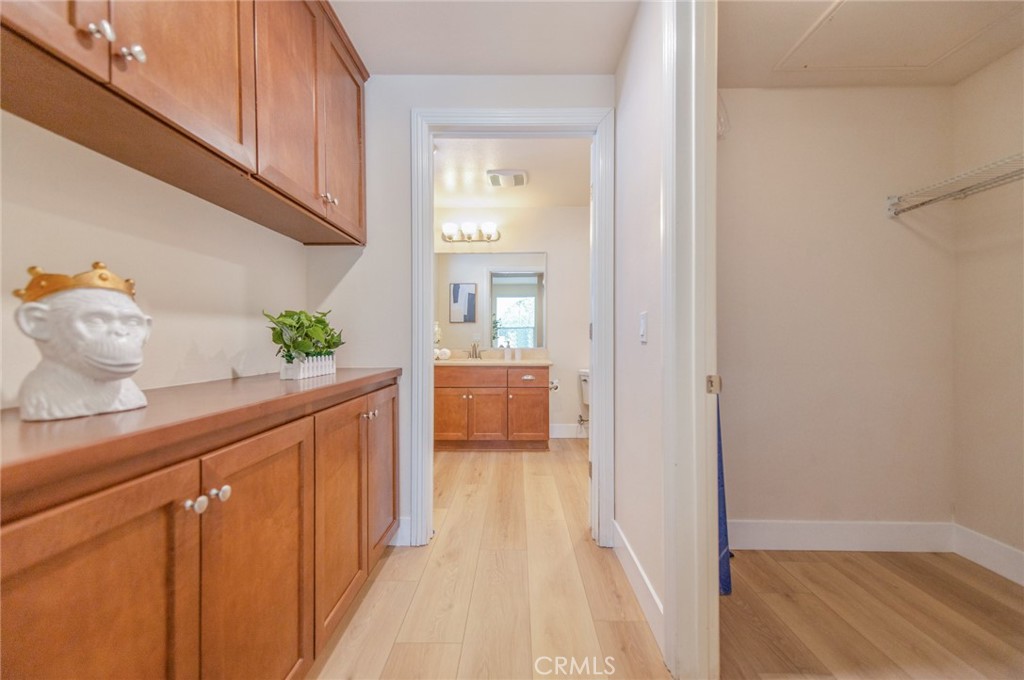 28220 Highridge 204
