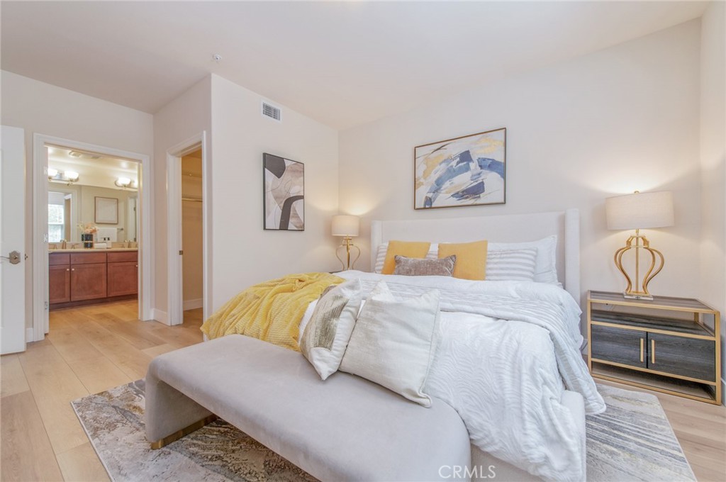 28220 Highridge 204