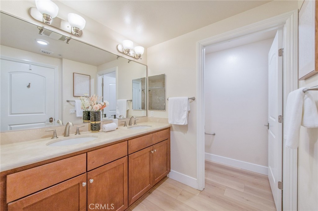 28220 Highridge 204