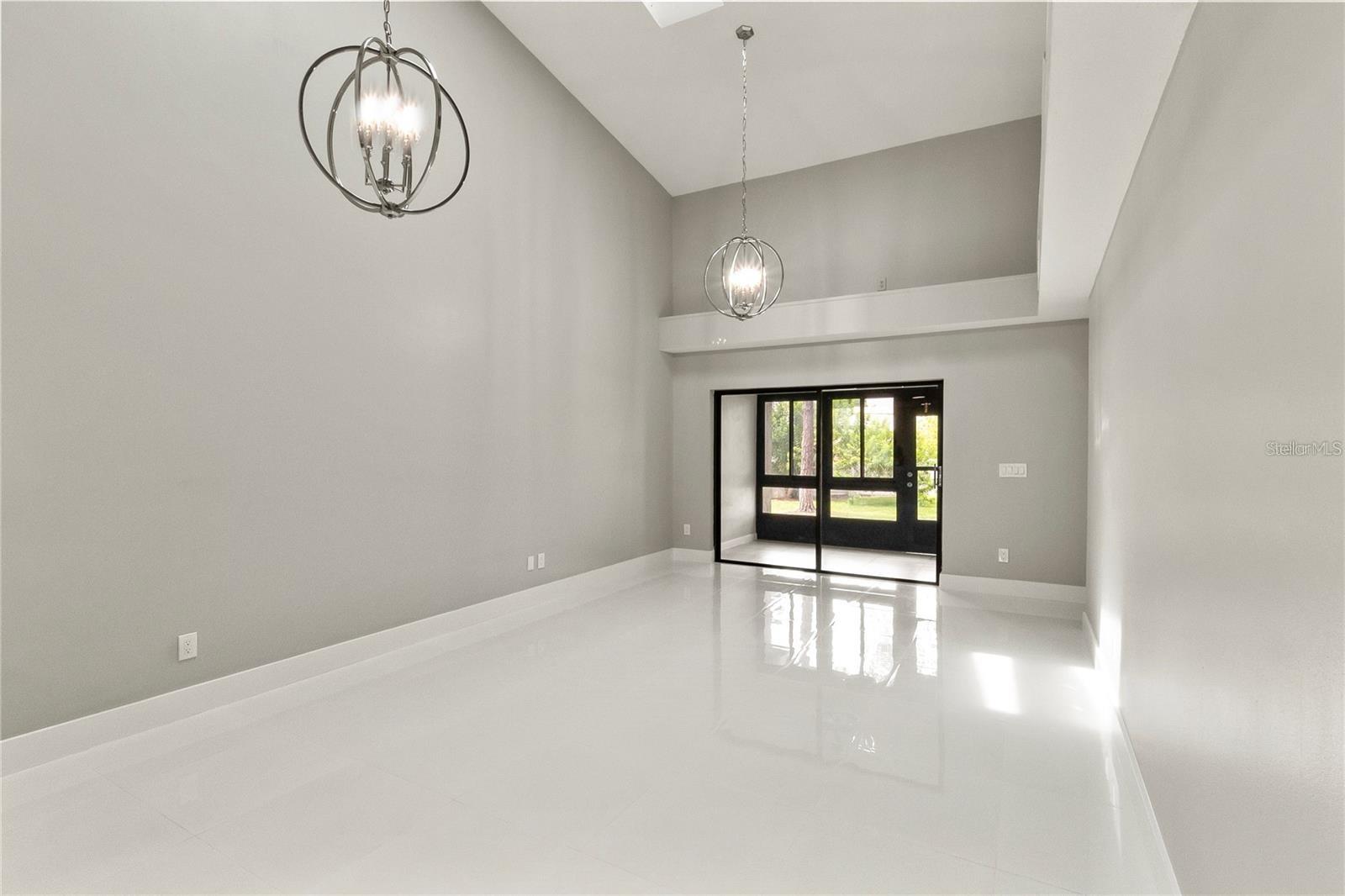 8044 SANDPOINT BLVD