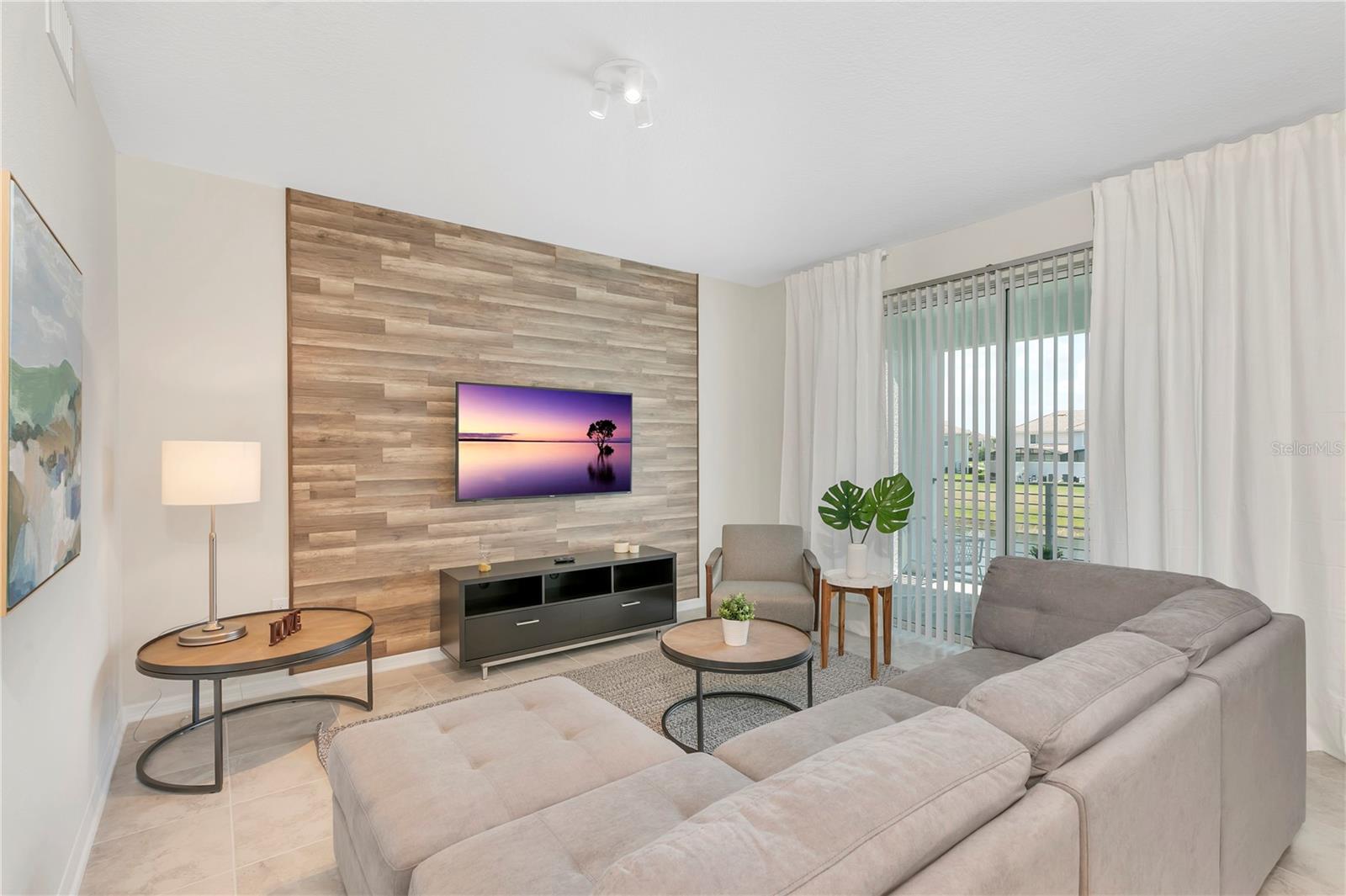 3121 PARADOX CIR #203
