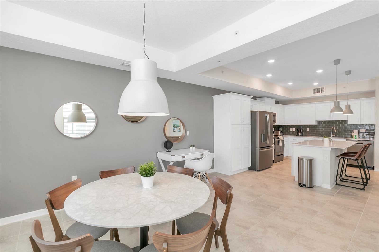 3121 PARADOX CIR #203