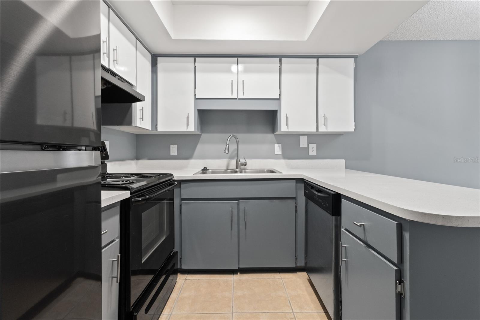 156 WINDTREE LN #201