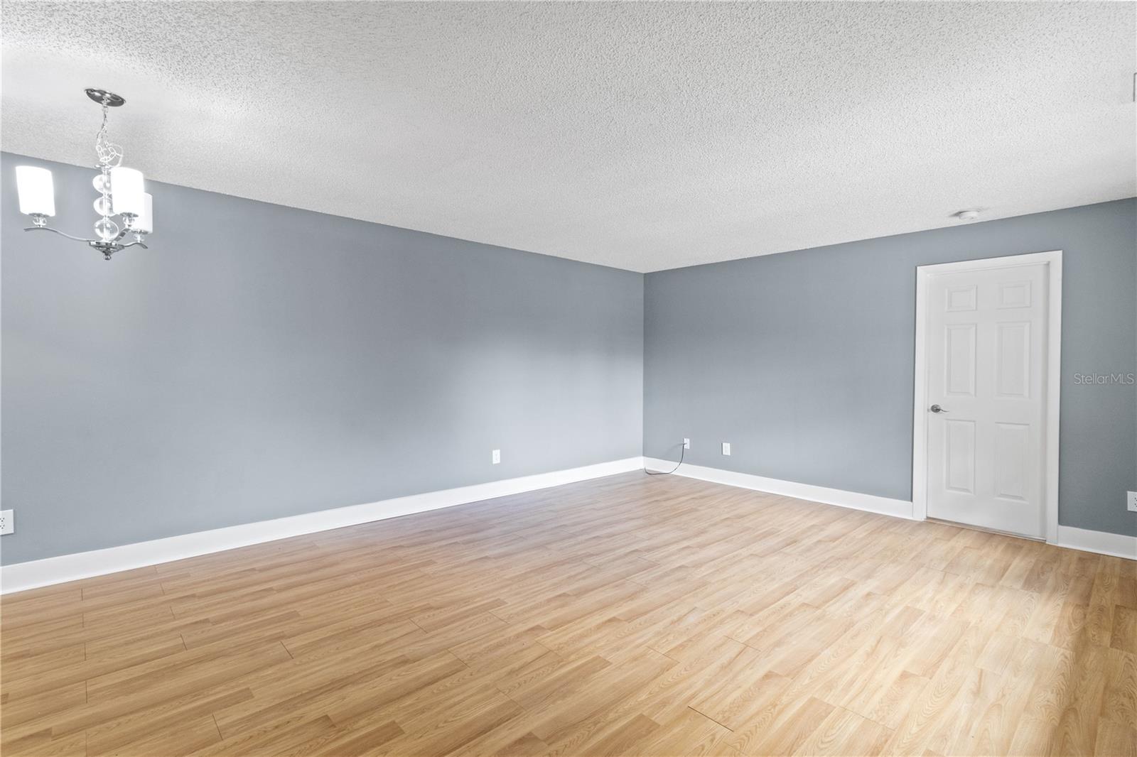 156 WINDTREE LN #201