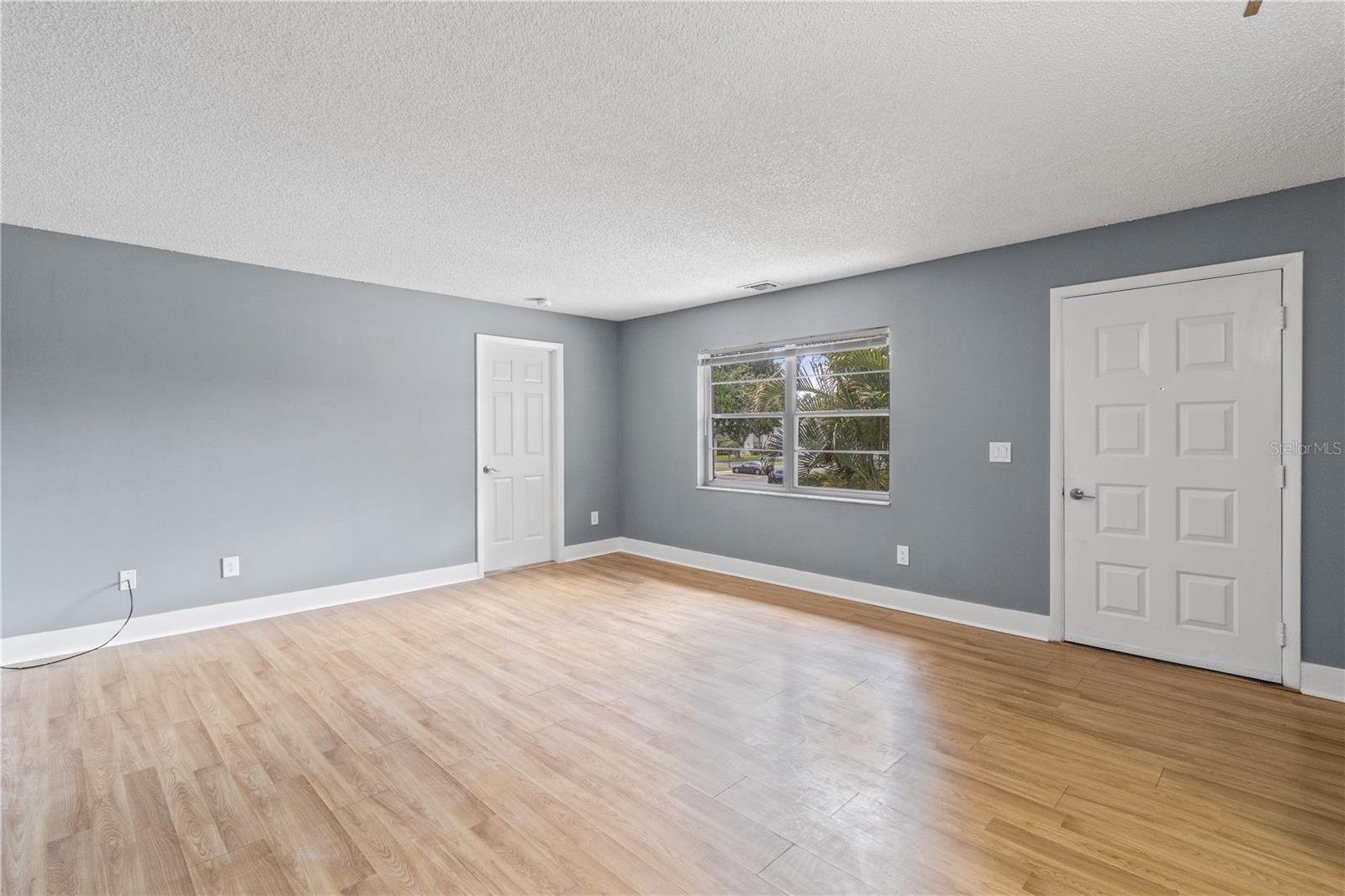 156 WINDTREE LN #201