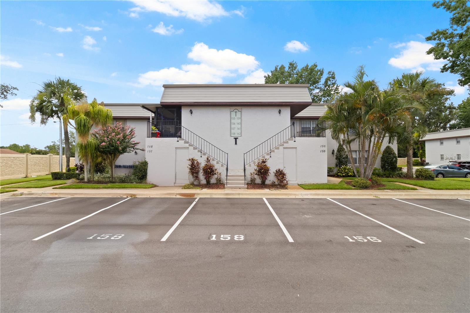 156 WINDTREE LN #201