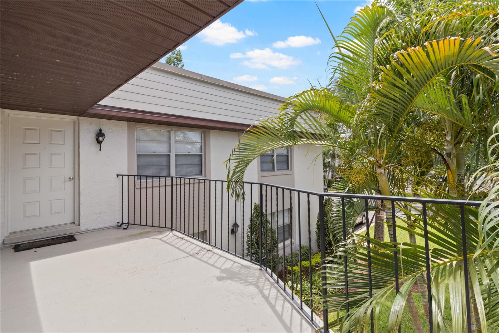 156 WINDTREE LN #201