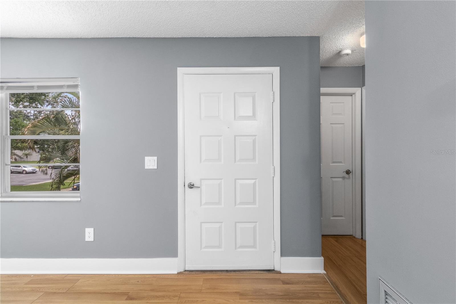 156 WINDTREE LN #201