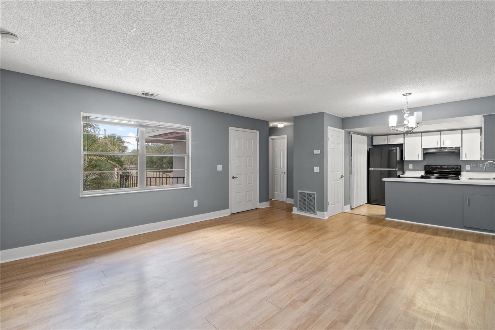 156 WINDTREE LN #201