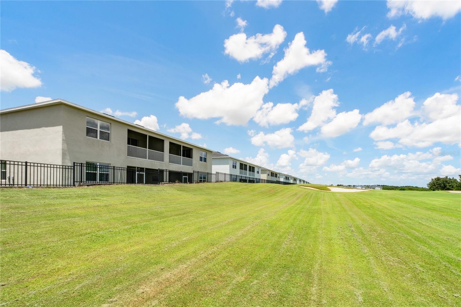 659 OCEAN COURSE AVE