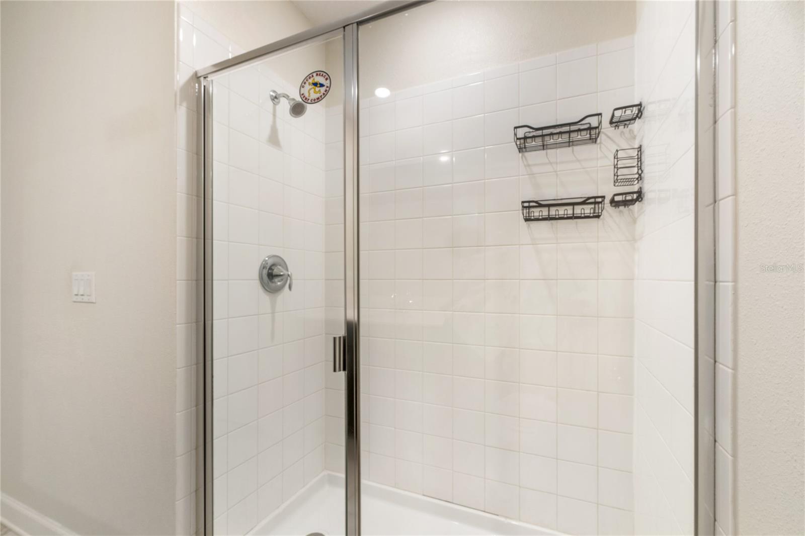 659 OCEAN COURSE AVE