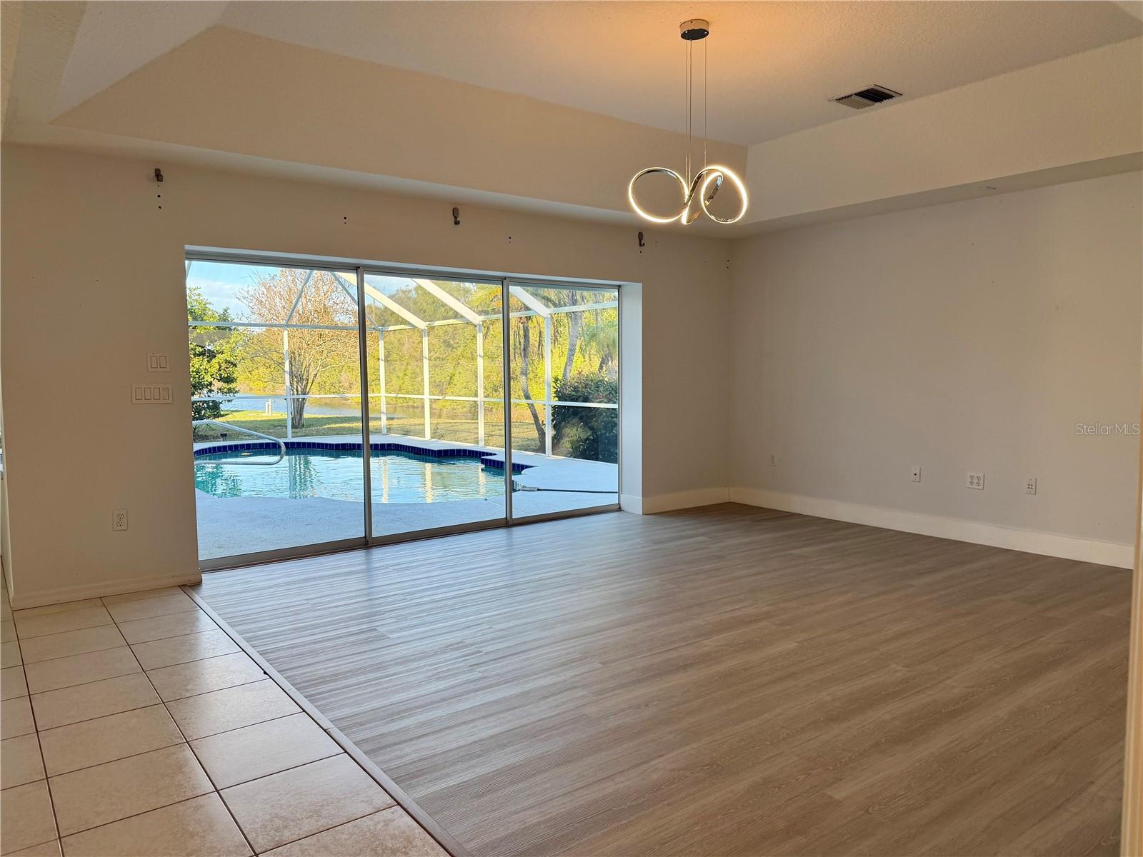 378 ROSELING CIR