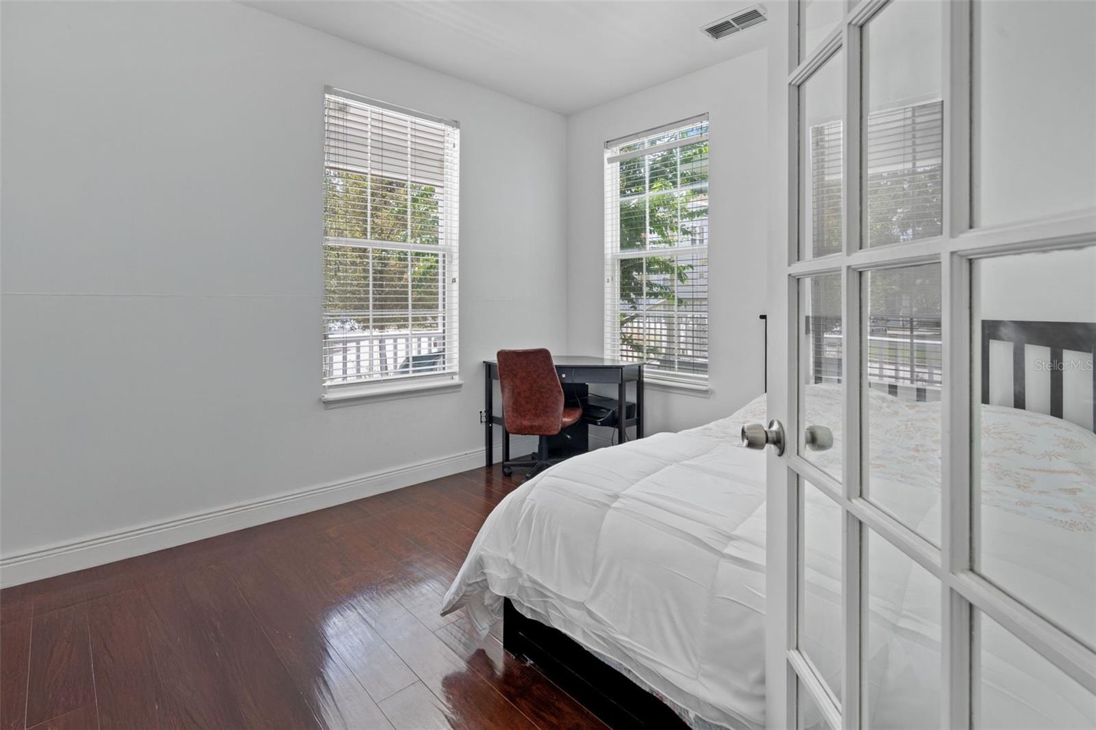 205 NORFOLK PL