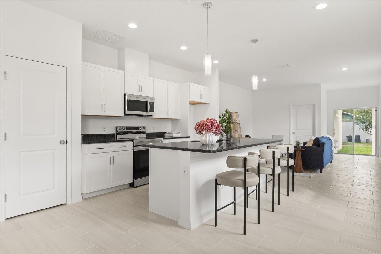 817 S LOCUST AVE