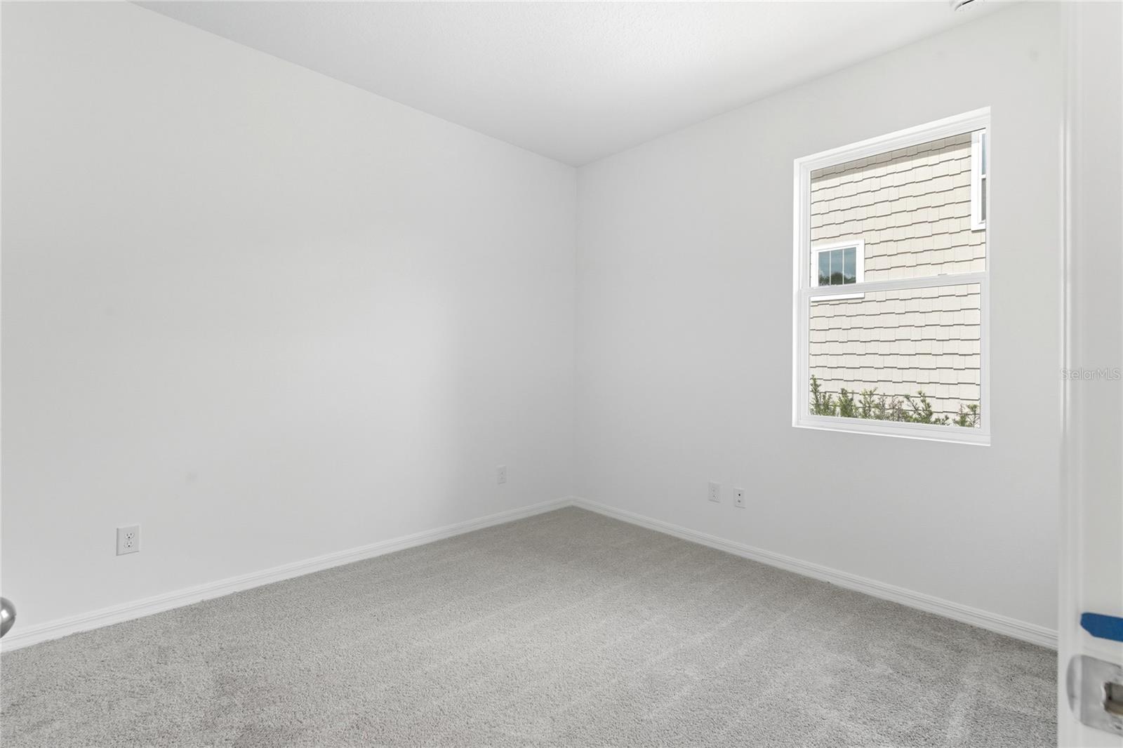 817 S LOCUST AVE