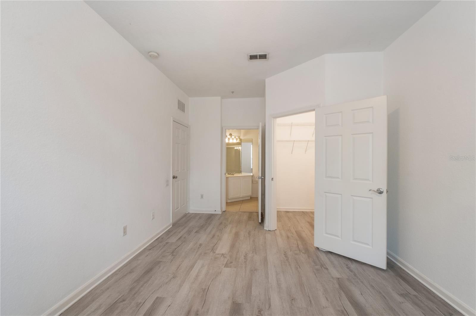 3326 ROBERT TRENT JONES DR #305