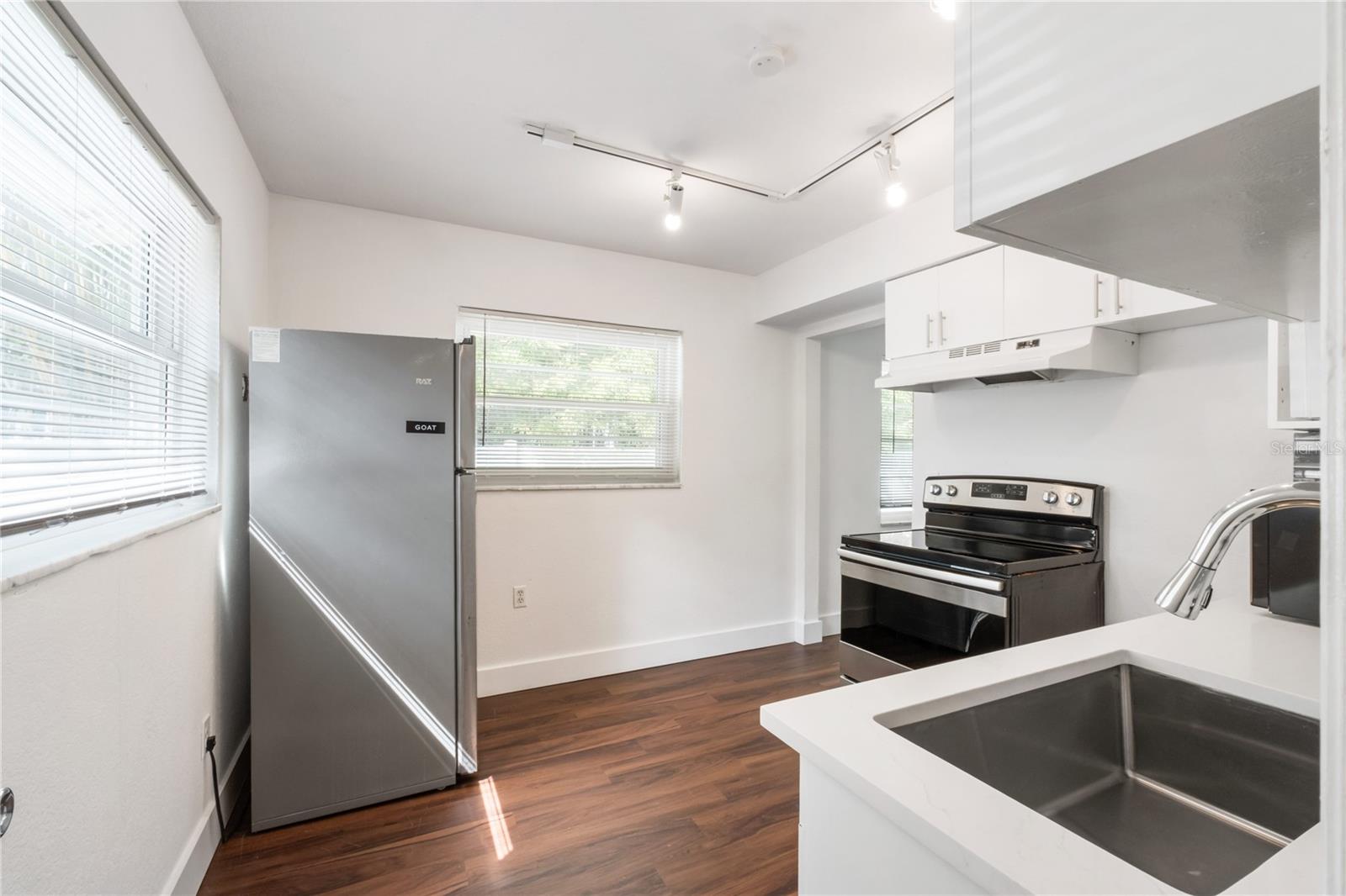 1107 S PENNSYLVANIA AVE